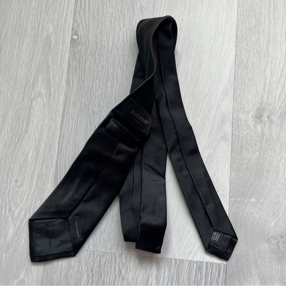 DUCHAMP 100% SILK BLACK SLIM NECK TIE EXCELLENT CONDITION